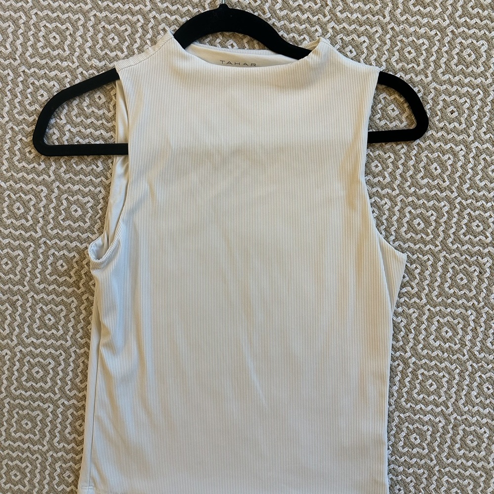 Tahari Cream Sleeveless Ribbed Top